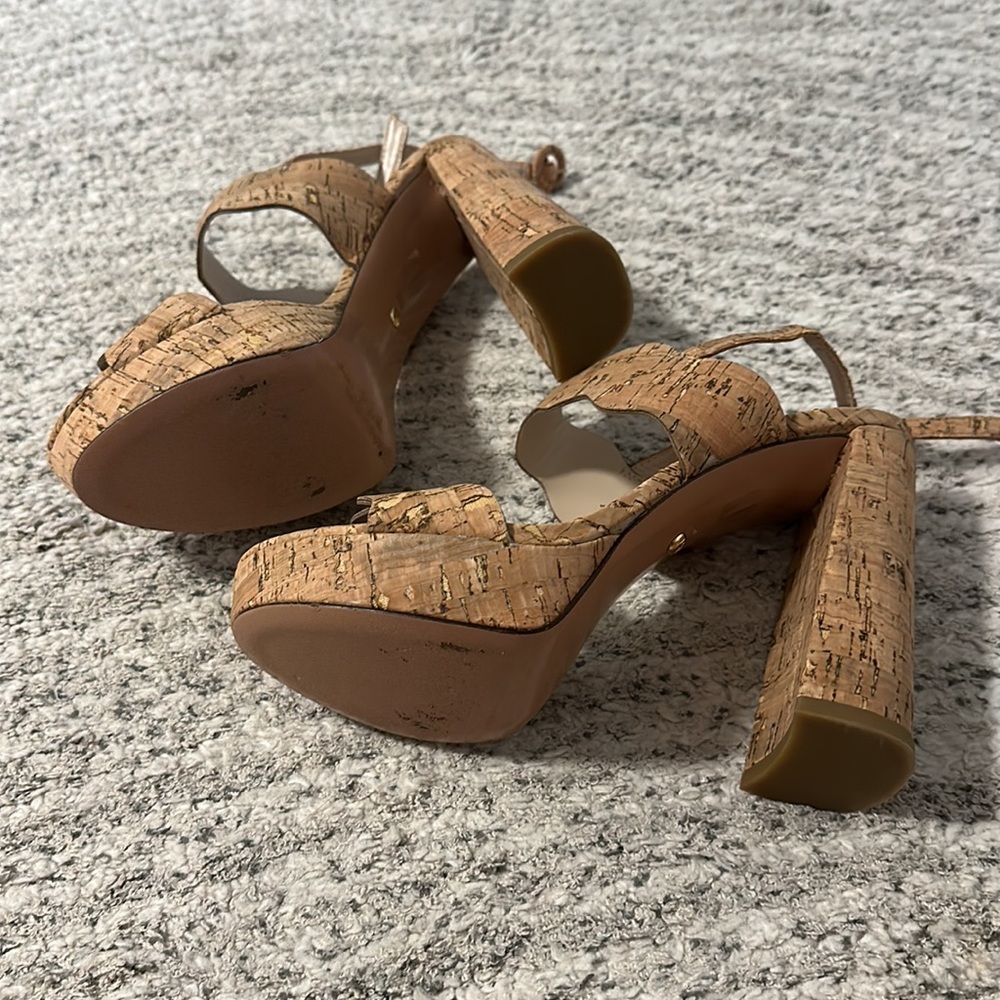 Adorable cork heels 👠✨ - Picture 5 of 6
